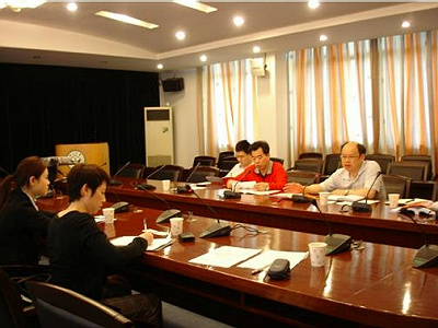 联系新加坡驻上海办事处官员与公司座谈