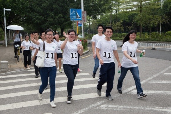 爱护地球•医路同行----yl23455永利集团举行师生徒步赛活动