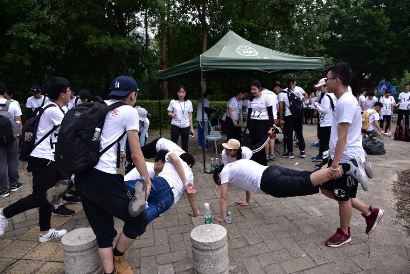 爱护地球•医路同行----yl23455永利集团举行师生徒步赛活动