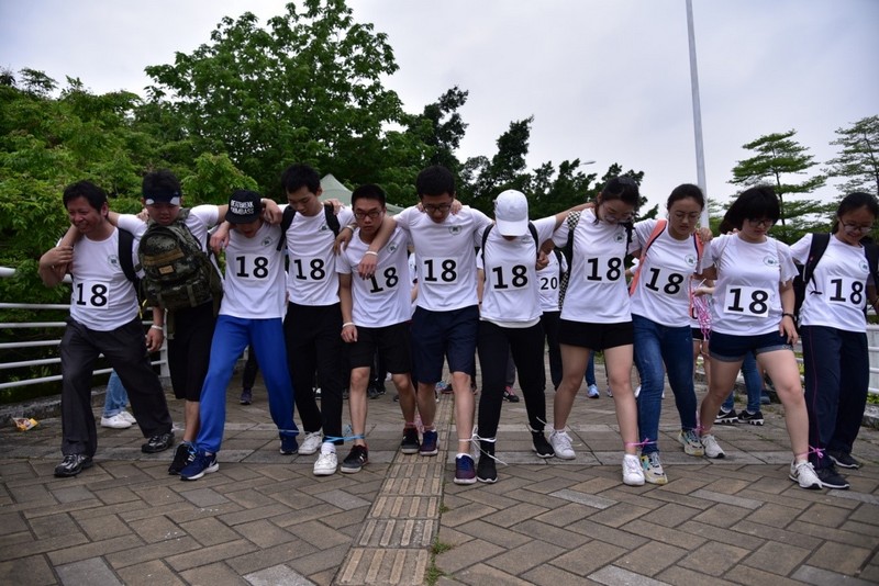 爱护地球•医路同行----yl23455永利集团举行师生徒步赛活动