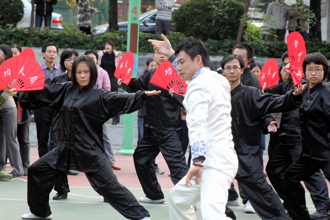 公司举行“院庆嘉年华”活动