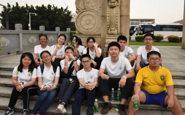 爱护地球•医路同行----yl23455永利集团举行师生徒步赛活动