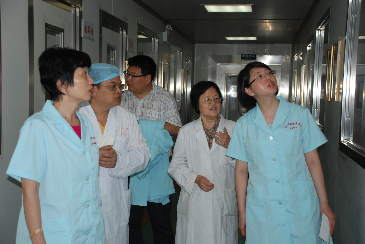 湖北医药学院严世荣副经理率队到yl23455永利集团法医鉴定中心交流考察