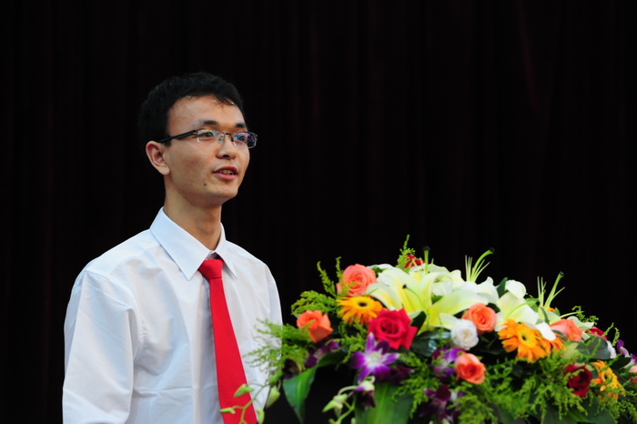 公司党委荣获学校“创先争优先进党委”称号，一批党支部和个人获奖