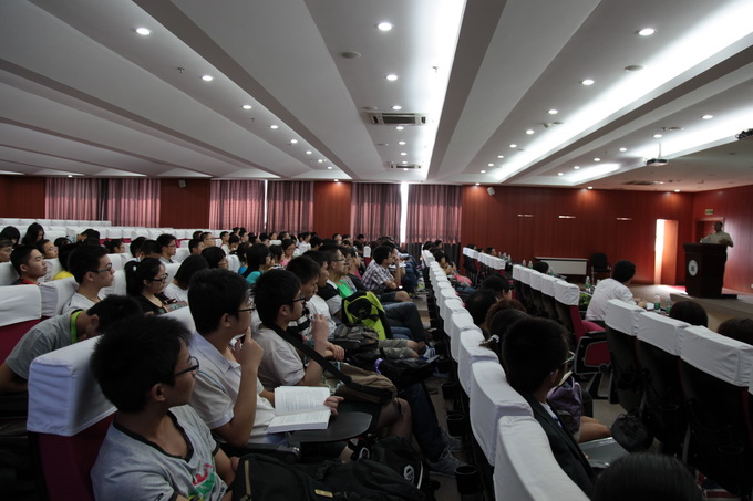公司举行2012年开学典礼和入学教育