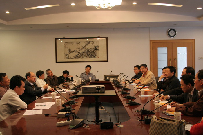 公司教师与来访同行座谈交流