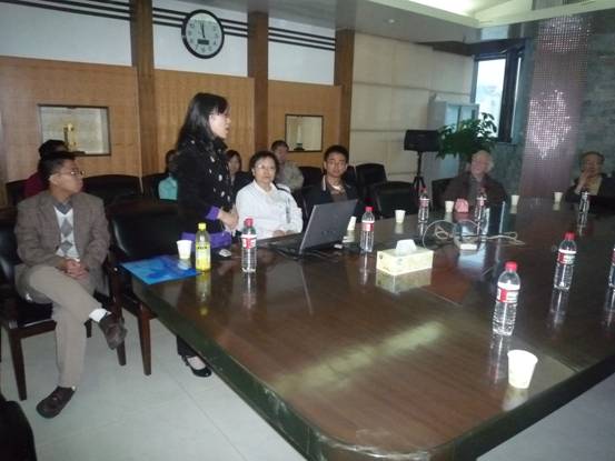 公司邀请哥伦比亚大学教授开展英语授课培训班
