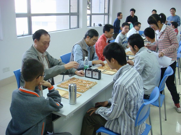 公司举行象棋围棋师生联谊赛