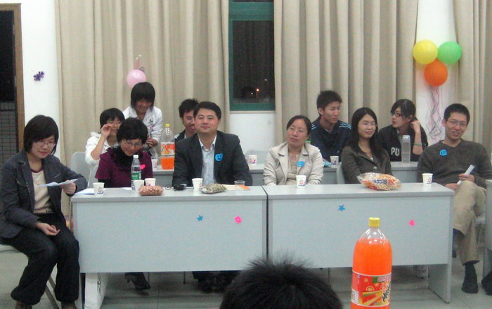 东校区举办生物医学工程员工经验交流会暨迎新年座谈会