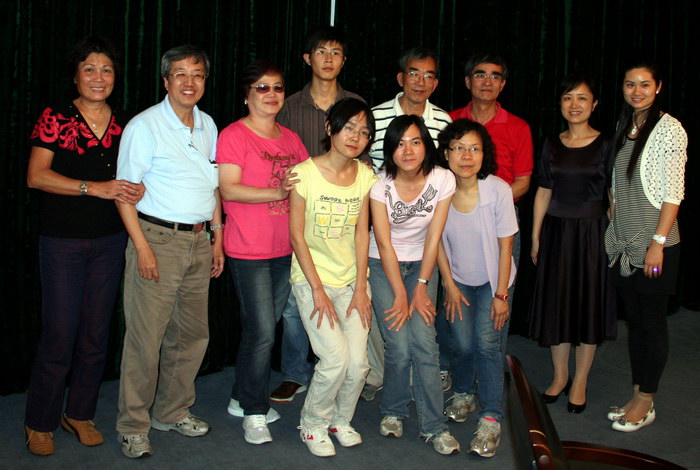 香港民间爱心人士资助公司三名员工